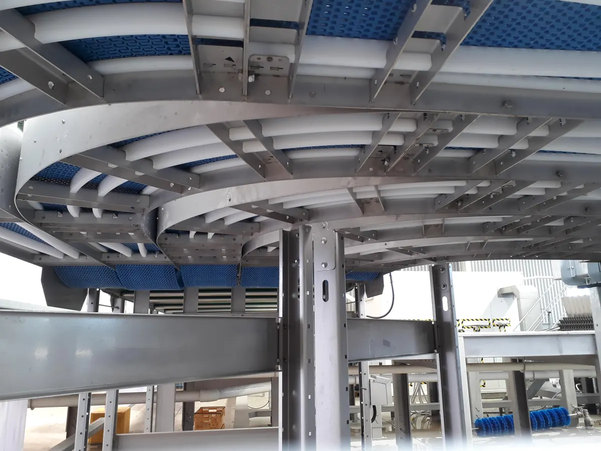 Overhead conveyor structure prepared for maintenance inspection